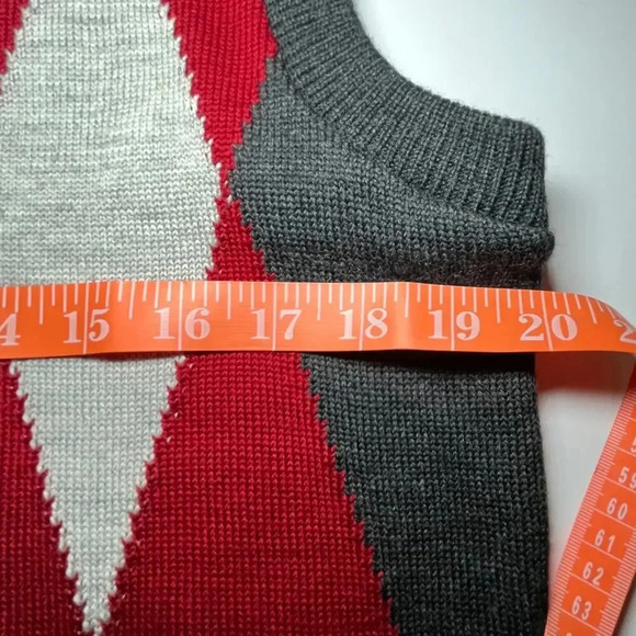Men's Argyle Sweater Vest 38/M Lambswool Gray Burgundy‎ Grandpa Core VNeck Vtg - Picture 9 of 9